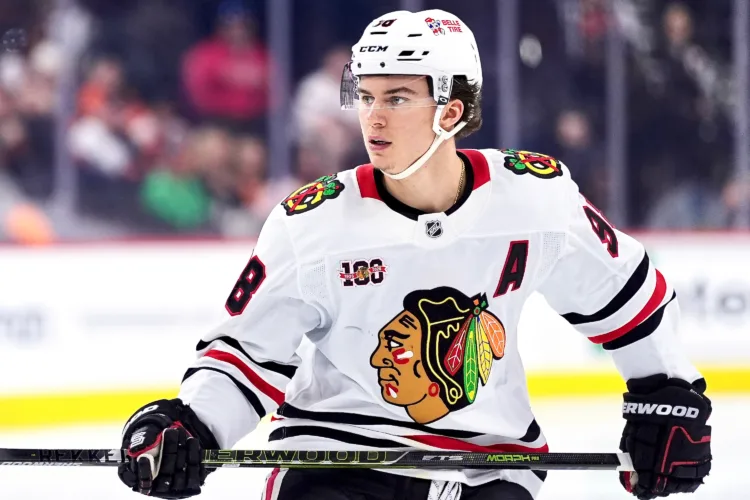 Bedard, Blackhawks agree to 5-year contract